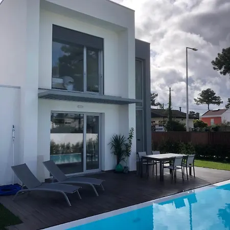 Aroeira Bed & Breakfast *